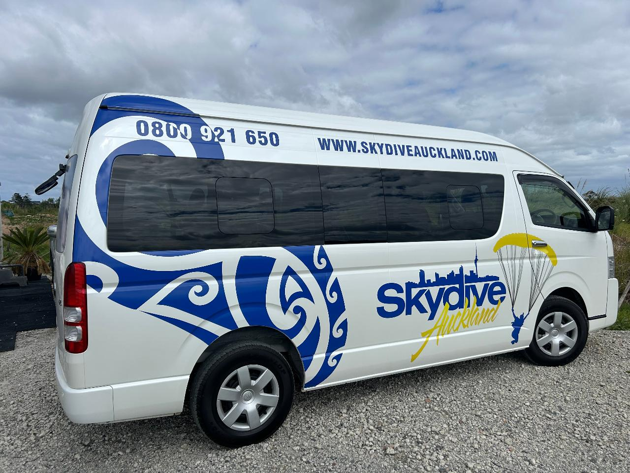 Tandem skydive with FREE return transport from Auckland City Centre - Photo 1 of 5